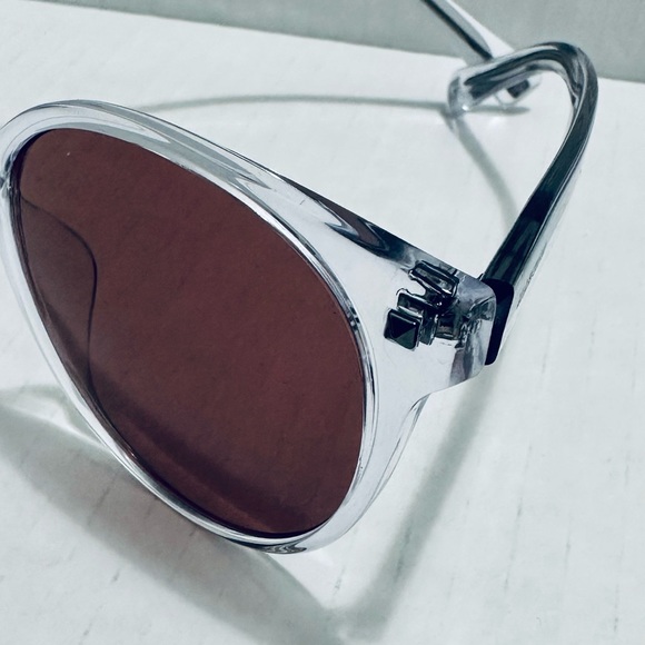 VALENTINO ROCKSTUD DETAIL SUNGLASSES WITH CASE - Picture 4 of 9